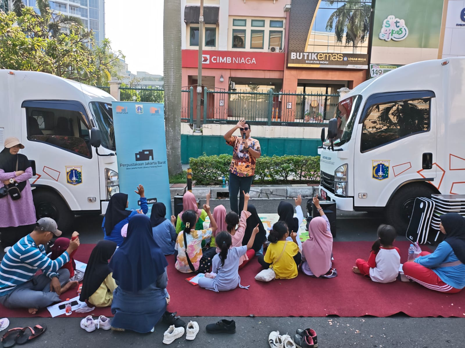 HBKB "Layanan Mobil Perpustakaan Keliling"